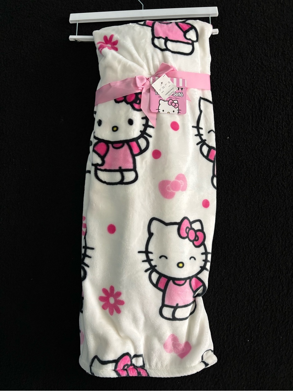 Hello Kitty Pink Dress & Flowers White Large Plush Throw Blanket 60x70 NWT